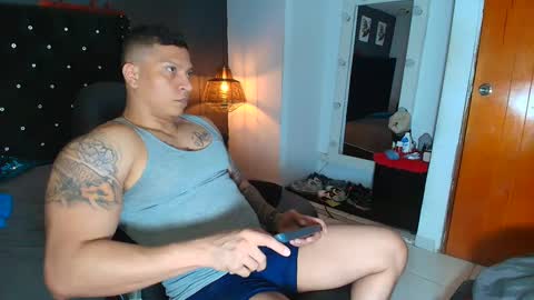 Snapshot of stily_santos_ chatting on September 25, 4:19 am stily online show from September 25, 4:19 am