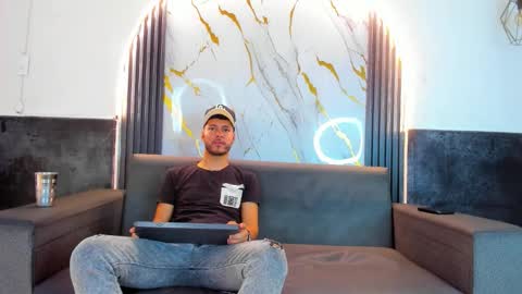 friends online show from February 20, 6:19 am