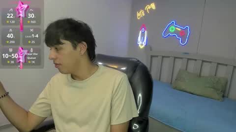 Stiwen online show from December 18, 8:04 pm