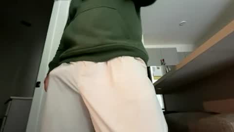 stlhotwifeguy online show from June 24, 4:47 pm