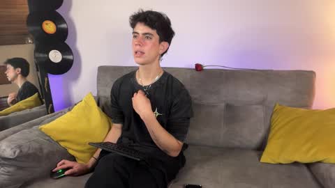 Stolas online show from February 22, 1:31 am