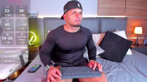 Snapshot of stone_lee_ chatting on February 21, 1:33 pm Stone Lee online show from February 21, 1:33 pm