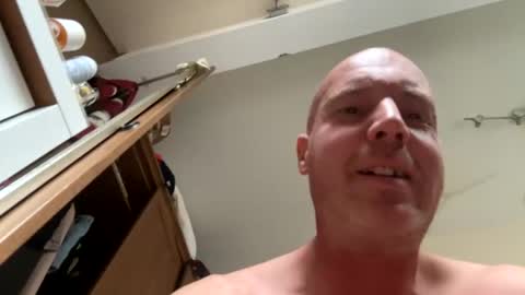 Stoodley22 online show from October 1, 3:11 pm