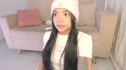 Snapshot of stormi___1 chatting on October 21, 2:27 am Zoe -INDEPENDENT MODEL online show from October 21, 2:27 am