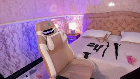 Stormy  online show from April 1, 5:08 am