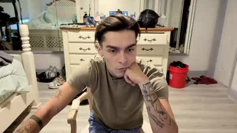 str8whiteboy21 online show from May 15, 2:57 pm