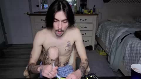 str8whiteboy21 online show from March 2, 10:22 am