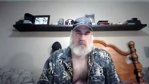 Snapshot of straightbear4you chatting on October 15, 9:48 pm Straightbear4you online show from October 15, 9:48 pm