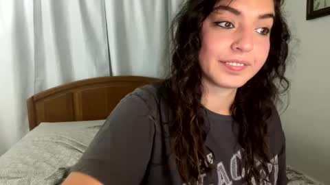 Snapshot of straightoutthetrailer chatting on September 25, 3:46 am lucille beatrice luficer call me lucy online show from September 25, 3:46 am