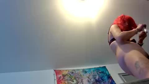 Snapshot of strangestslut chatting on October 17, 9:19 pm strangestslut online show from October 17, 9:19 pm