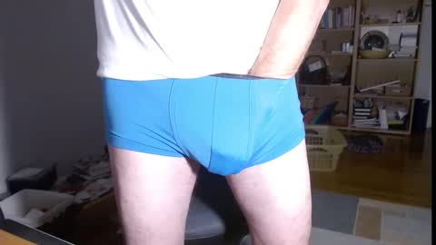 Snapshot of stratsh00ter chatting on October 8, 7:14 am stratsh00ter online show from October 8, 7:14 am