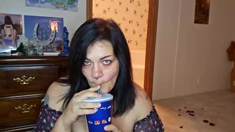 strawbees online show from October 23, 6:26 am