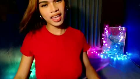 strawberry_kisses143 online show from July 2, 6:51 am