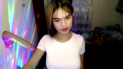 strawberry_kisses143 online show from July 26, 11:52 am