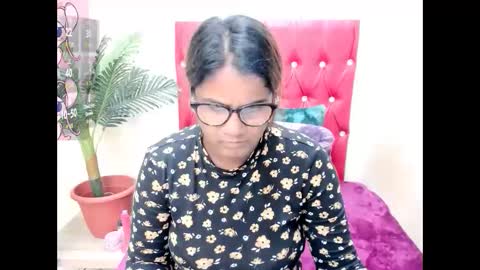 strawberry_lipz online show from September 29, 4:22 am