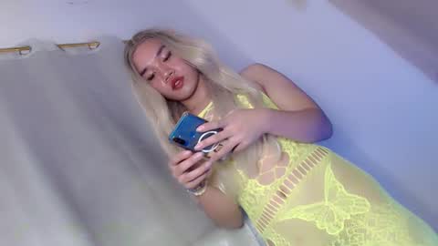 Snapshot of streetlustgirl chatting on December 13, 3:16 am lexie online show from December 13, 3:16 am