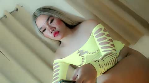 Snapshot of streetlustgirl chatting on February 24, 4:47 pm lexie online show from February 24, 4:47 pm