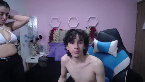 Nikolas And Sophia online show from December 2, 12:24 pm
