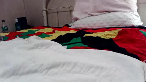 strokesforyou_ online show from October 19, 4:50 am