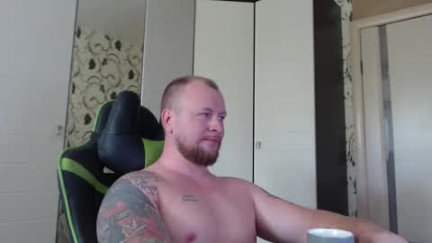 Snapshot of strongass18 chatting on September 16, 9:01 am Alex online show from September 16, 9:01 am