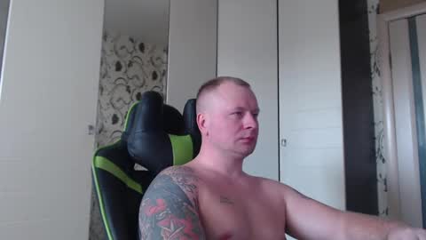 Snapshot of strongass18 chatting on February 27, 12:01 pm Alex online show from February 27, 12:01 pm