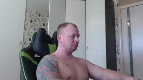 Snapshot of strongass18 chatting on March 8, 10:43 am Alex online show from March 8, 10:43 am