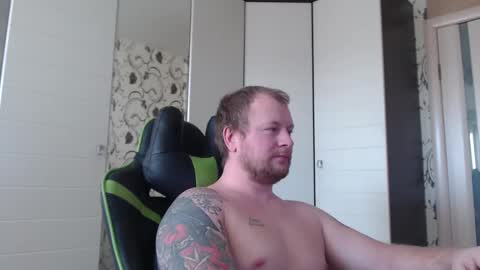 Snapshot of strongass18 chatting on February 23, 6:28 am Alex online show from February 23, 6:28 am
