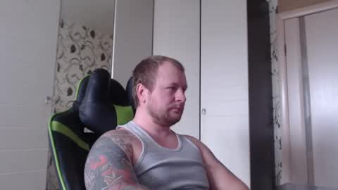 Snapshot of strongass18 chatting on February 20, 9:33 am Alex online show from February 20, 9:33 am