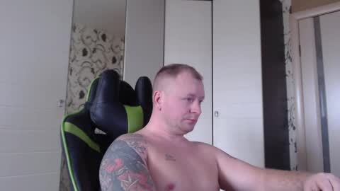 Snapshot of strongass18 chatting on March 2, 9:42 am Alex online show from March 2, 9:42 am