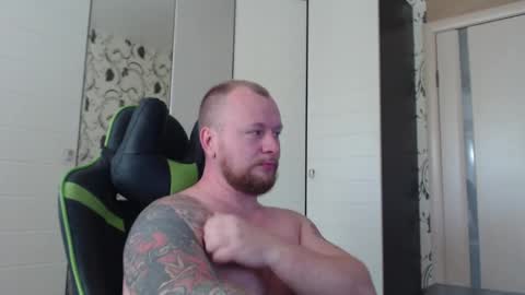 Snapshot of strongass18 chatting on September 13, 9:01 am Alex online show from September 13, 9:01 am