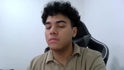 stuart_cass21 online show from November 20, 8:46 am