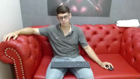 stuart_white online show from September 26, 8:06 pm