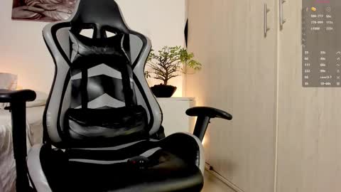 Samuel online show from February 17, 11:04 pm