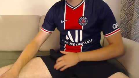 Stud From Paris online show from August 2, 5:15 pm