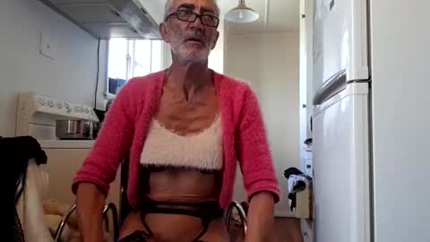 stugo1964 online show from January 3, 3:05 am