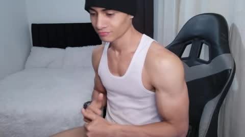 stylish man online show from April 11, 12:20 pm