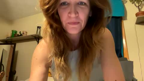 Snapshot of sub4you69brat chatting on February 26, 5:35 am sub4you69brat online show from February 26, 5:35 am