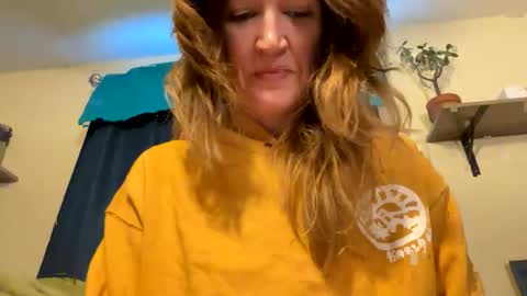 Snapshot of sub4you69brat chatting on February 25, 9:37 pm sub4you69brat online show from February 25, 9:37 pm