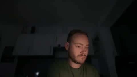 Snapshot of sub_austr chatting on October 28, 9:38 pm sub_austr online show from October 28, 9:38 pm