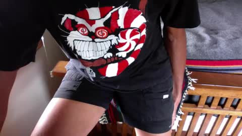 Submitted4u online show from October 19, 6:23 pm