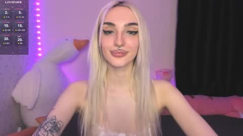 Chloe online show from December 16, 3:07 pm