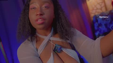 Snapshot of succubus_rosemilk chatting on October 4, 10:07 pm Succubus RoseMilk online show from October 4, 10:07 pm