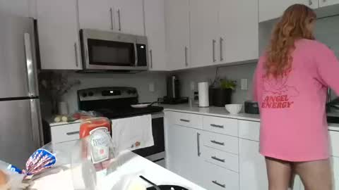 Snapshot of suerrab3304 chatting on October 10, 1:00 am suerrab3304 online show from October 10, 1:00 am