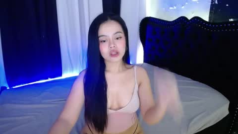 sugar_pinay18x online show from May 9, 11:11 pm