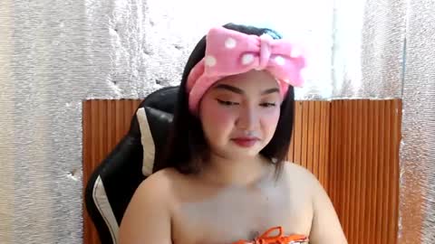 Snapshot of sugarcaramel chatting on January 28, 10:56 pm Sugar online show from January 28, 10:56 pm