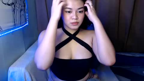 Snapshot of sugarvixen_ chatting on September 23, 8:52 am sugarvixen_ online show from September 23, 8:52 am