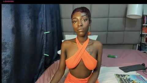 suhaila_suu online show from February 26, 1:36 am