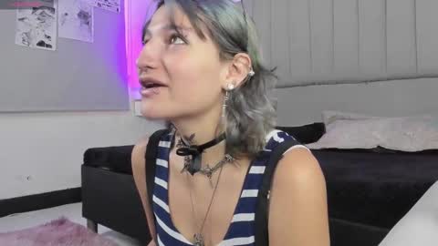 Snapshot of sukifuyu__ chatting on February 25, 12:38 pm    online show from February 25, 12:38 pm