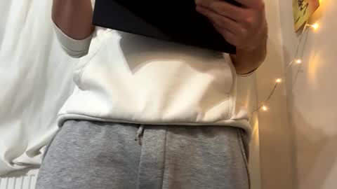 Niko online show from October 25, 4:40 pm