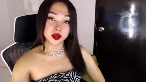 Snapshot of sultry_cyramore chatting on October 19, 6:51 am sultry cyrafoxmore online show from October 19, 6:51 am